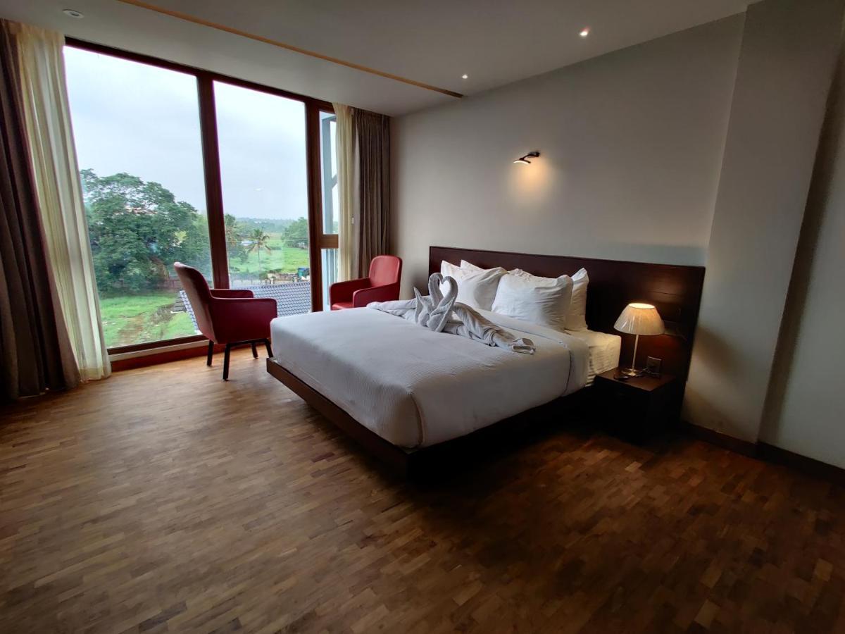 Florida Airport Hotel Kochi Nedumbassery Dış mekan fotoğraf